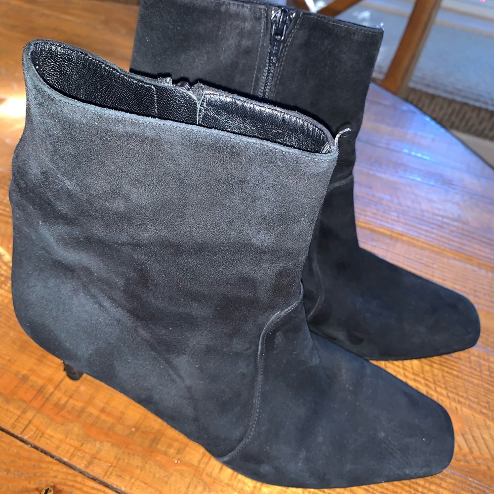Lumiani Black Suede Heel